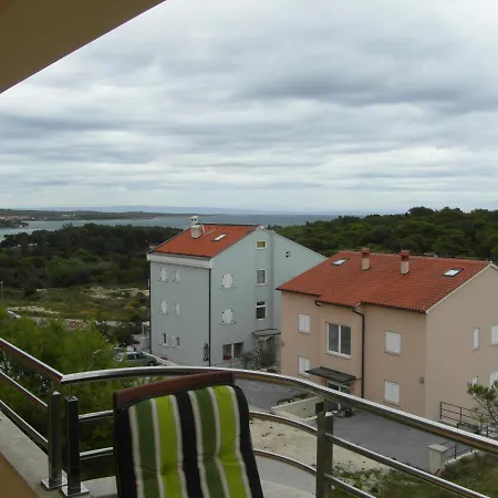 Bentley - Sea-view - 2 Bedroom * 프레멘투라