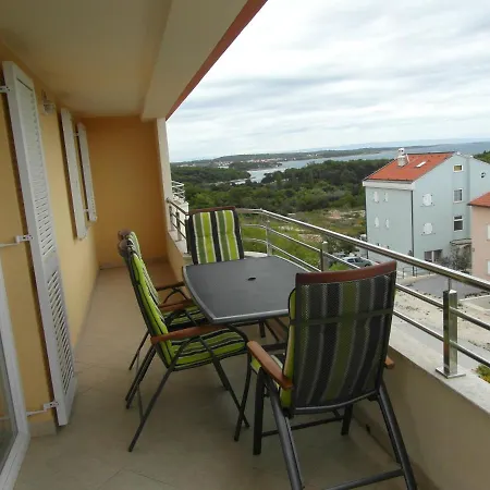 Apartment Bentley - Sea-view - 2 Bedroom Premantura